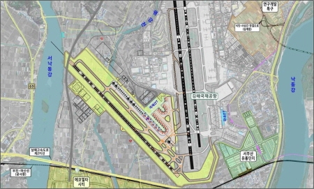 박근혜 정부 당시 국토부의 김해신공항 계획도. 기존 김해공항 왼쪽에 활주로 1개가 추가된다. 