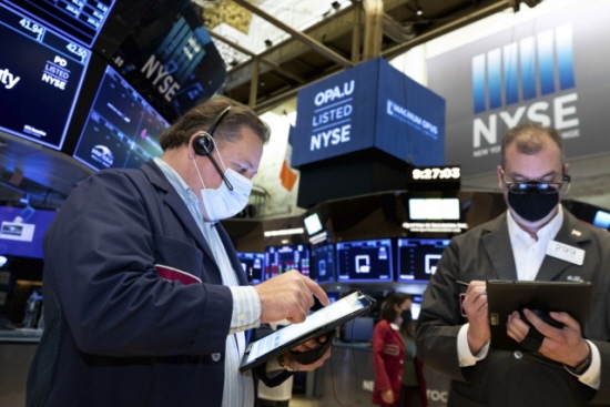 뉴욕증시 미국증시 주식 투자 중개인 매매 뉴욕증권거래소 NYSE