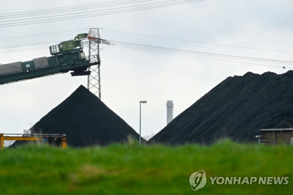 독일 뒤스부르크 화력발전소 석탄 야적장 [AFP=연합뉴스 자료사진. 재판매 및 DB 금지]