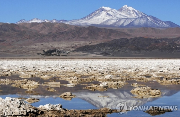 리튬이 대량으로 매장된 칠레의 소금호수 [EPA 연합뉴스 자료사진. DB 및 재판매 금지]