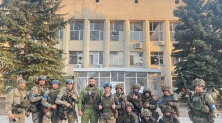 우크라이나 동부 도네츠크 리만 탈환한 우크라이나 군인 [로이터 연합뉴스 자료사진. 재판매 및 DB 금지]