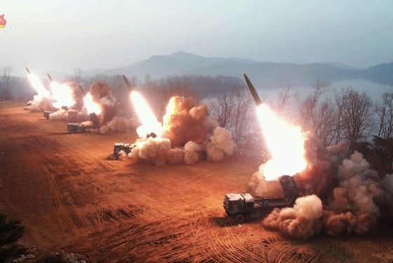 북한 김정은,전술유도무기 훈련 참관