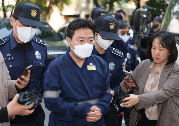 'SG 사태 주가 조작 의혹' 라덕연 대표 구속 전 피의자 심문 출석