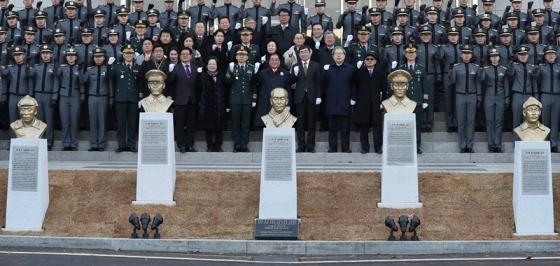 홍범도 장군 흉상