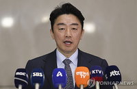60조 캐나다 잠수함 수주전 막판 총력전…강훈식 비서실장 특사 파견 검토