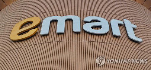 이마트, 신세계푸드 매수가 30% 전격 인상&hellip;스타벅스 평판 리스크는 공시로 '정면 돌파'