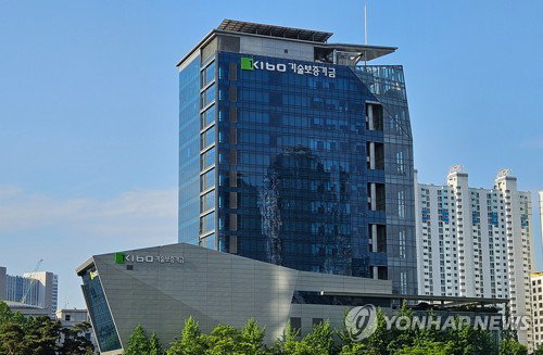 중동발 공급망 위기 전방위 확산... 기보&middot;은행권 4534억 긴급 수혈로 중소기업 보호