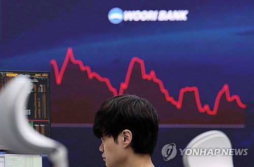 코스피 7800선 보합권 정체 속 코스닥 '매수 사이드카' 발동... 외국인 12일째 매도 폭탄