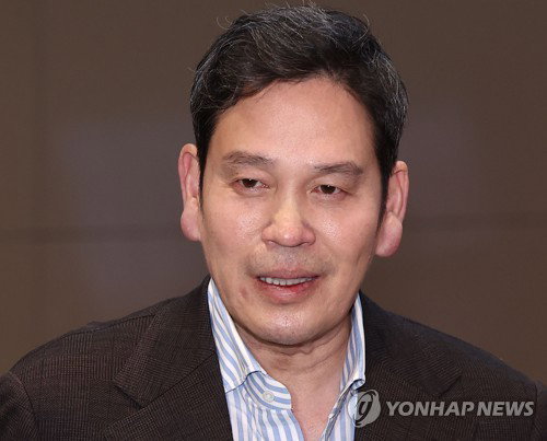 경찰, '5&middot;18 탱크데이' 논란 정용진 회장 수사 속도... 서울청 고발인 조사 착수