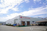 롯데에너지머티리얼즈, '알짜' 자회사 매각으로 1708억 확보…AI·반도체 고부가 소재 전력 투구