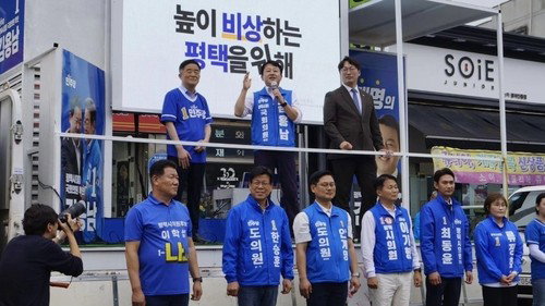 6&middot;3 재보선 첫 주말 평택을&middot;하남갑 총력전... 봉하마을서 사찰까지 '표심 잡기' 혈투