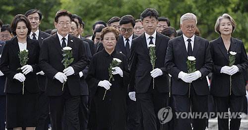 이재명 대통령, 노무현 17주기 추도식 참석&hellip; 