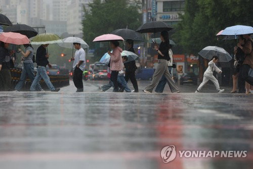 대체공휴일 덮치는 '남부 200mm' 폭우... 수도권 최대 80mm 전국적 비 예보