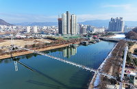 춘천 '사이로248' 출렁다리 전 구간 무장애 이동권 확보... 종점부 엘리베이터 가동 시작