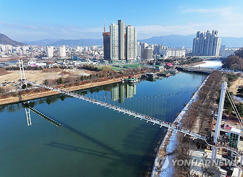 춘천 '사이로248' 출렁다리 전 구간 무장애 이동권 확보... 종점부 엘리베이터 가동 시작