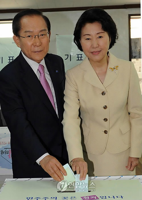 이회창 전 총재의 '정치적 동반자' 한인옥 여사 별세...보수 진영 애도 물결 일다