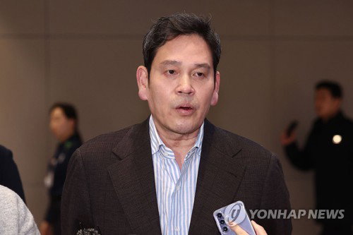 정용진 신세계 회장 26일 대국민 사과, 스타벅스 '탱크데이' 논란 정면 돌파