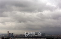 제주 산간 시간당 80mm 극한 강우 예보... 전국 대체공휴일 30도 초여름 더위 속 비바람