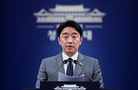 강훈식 실장 "불법 중계·성범죄물 땜질 처방 끝내야"…청와대 전담 TF 가동
