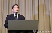 정용진 신세계 회장, 스타벅스 '탱크데이' 사태 전격 사과... "현장 직원은 성실한 직장인일 뿐"