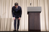정용진 신세계 회장 “제 잘못, 진심으로 사죄”... 스타벅스 ‘탱크데이’ 논란에 고개 숙였다