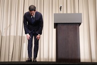정용진 신세계 회장 “제 잘못, 진심으로 사죄”... 스타벅스 ‘탱크데이’ 논란에 고개 숙였다