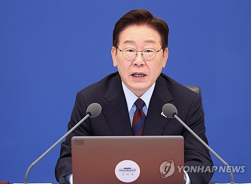 李 대통령 &ldquo;첨단강군 전환은 시대적 사명... 핵추진잠수함 도입 속도낼 것&rdquo;