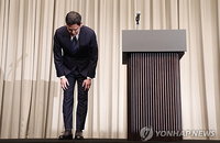 정용진 회장 '탱크데이' 사과에도 5·18 단체 반발... "진정성 없는 형식적 면피"