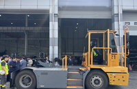 부산항, 국산 전기 트랙터로 '탄소 제로' 실현... 온실가스 100% 저감 입증