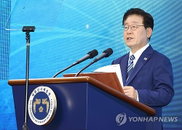 부산을 ‘남부 해양수도’로… 이재명 대통령, 독자적 해운 공급망 구축 및 해사법원 설립 속도낸다