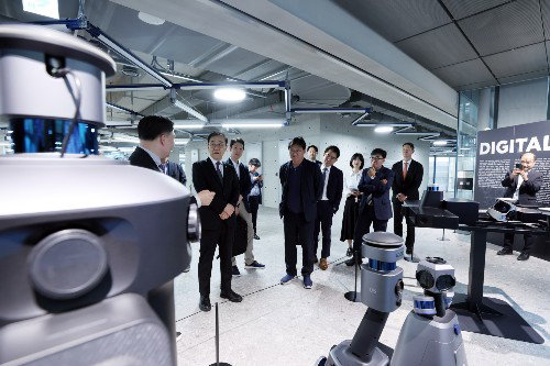 정부, 이동 로봇 상용화 규제 혁신 가속화... 네이버 1784서 미래 모빌리티 해법 모색