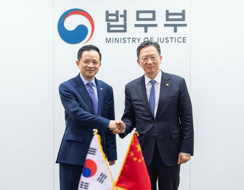 정성호 법무, 주한 중국대사와 이민정책 공조... 