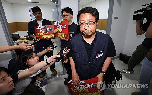 카카오 노조 단체교섭 결렬에 따른 파업 예고, IT 플랫폼 경영 리스크 현실화