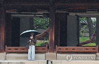 전국 오전까지 5mm 안팎 약한 비 소식 후 오후부터 맑음… 낮 최고기온 30도 육박