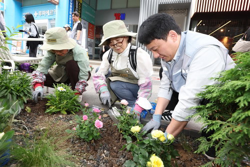 강남역~신논현역 760m 구간 민관 협력 관리 본격화... 10.6km '보행친화 축' 완성 가속