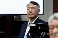윤석열 전 대통령, '운명의 날'…계엄선포문·위증 혐의 1심 선고