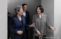 네이버, 콘텐츠 생태계에 1조 원 전격 투입... AI 창작자에 매월 최대 1천만 원 지급
