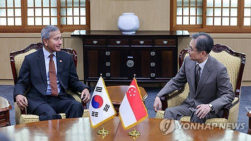 평양 거쳐 서울 온 싱가포르 외교장관&hellip; 조현&middot;정동영과 연쇄 회담하며 북한 기류 전달