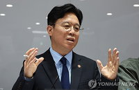 "기업 이윤 강제 배분은 억측" 고용부, 삼성전자 타결 이후 '사회적 대화' 통한 격차 해소 강조