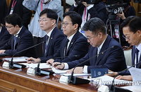 AI 대전환 골든타임 사수…정부, '데이터 고속도로' 구축하고 세제지원 확대