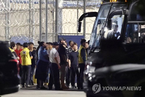 잡초 섞인 커피부터 15억 미수금까지&hellip; 기업 해외 난제 해결사 자처한 재외공관