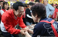 국민의힘 지도부 사전투표 첫날 경기·충청 총력전, '투트랙' 투표 전략으로 표심 잡기 사활