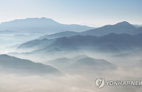 강원 내륙·동해안 낮 최고 28도 육박, 영서 지역 짙은 안개 속 교통안전 비상