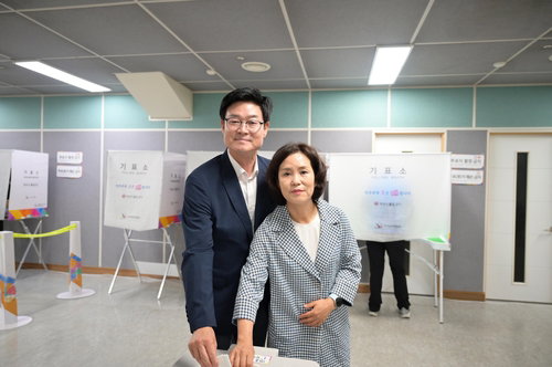 '월 3만원 천원주택' 파격 공약과 '레고랜드 밀약' 책임론... 원주시장 선거 정면충돌