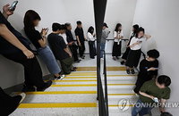 부동산·안전 공약이 갈랐다…6·3 지방선거 사전투표 첫날 도심 투표소 '1시간 대기' 장사진