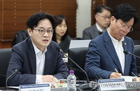 반도체 초과이익 '재투자'냐 '재분배'냐... 산업·노동 장관 정책 노선 정면충돌