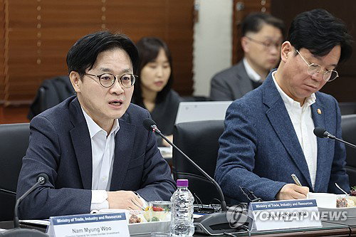 반도체 초과이익 '재투자'냐 '재분배'냐... 산업&middot;노동 장관 정책 노선 정면충돌