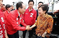 박근혜 전 대통령, 6·3 지방선거 사흘 전 대구 서문시장 재방문... 보수 결집 '막판 강행군'