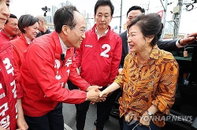 박근혜 전 대통령, 6·3 지방선거 사흘 전 대구 서문시장 재방문... 보수 결집 '막판 강행군'