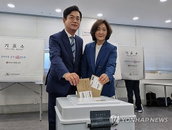 "시정 실패론" 대 "미래 투자론" 정면충돌, 대전시장 사전투표 개시와 함께 여야 총력전